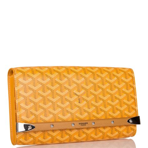 goyard monte carlo clutch pm size